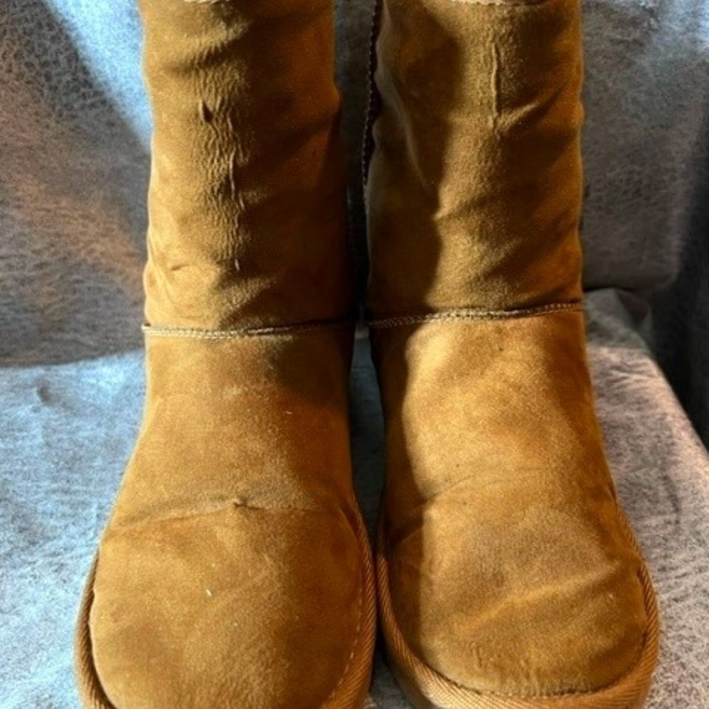 👑 2 for $15 sale!! Warm brown suede booties for winter! Size 8